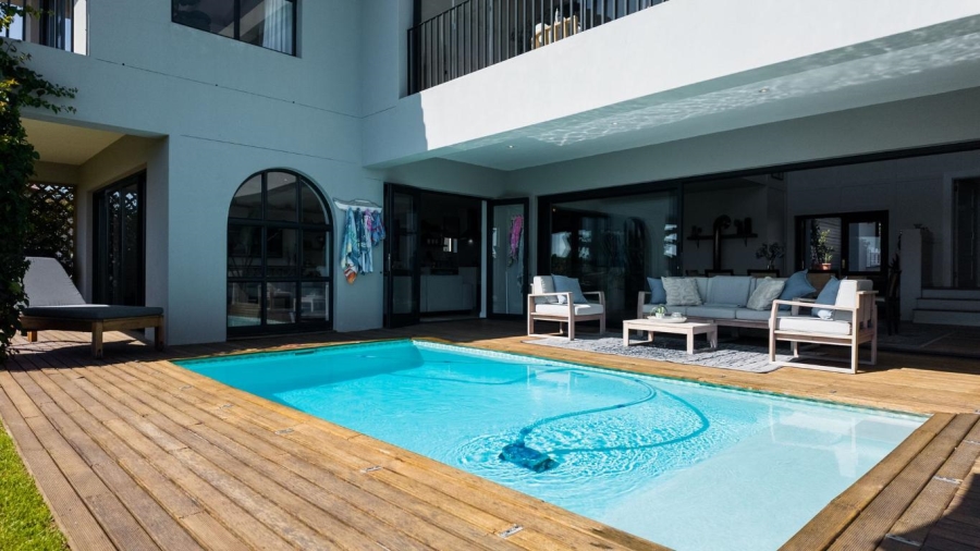 6 Bedroom Property for Sale in Whale Rock Heights Western Cape